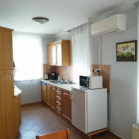 Center Apartman Ii Apartment