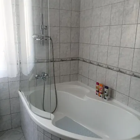 Center Apartman Ii *