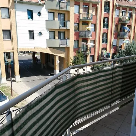 Center Apartman Ii Apartment *
